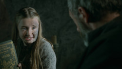 extant_GameOfThrones_3x10-Mhysa_4893