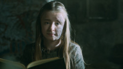 extant_GameOfThrones_3x10-Mhysa_4955