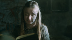 extant_GameOfThrones_3x10-Mhysa_4957