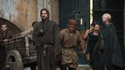 extant_GameOfThrones_3x10-Mhysa_5586
