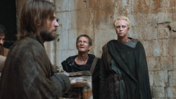 extant_GameOfThrones_3x10-Mhysa_5594