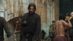 extant_GameOfThrones_3x10-Mhysa_5617