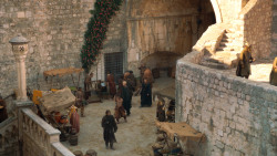 extant_GameOfThrones_3x10-Mhysa_5623