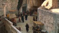 extant_GameOfThrones_3x10-Mhysa_5627