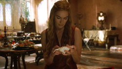 extant_GameOfThrones_3x10-Mhysa_5643