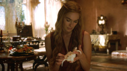 extant_GameOfThrones_3x10-Mhysa_5646