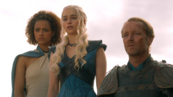 extant_GameOfThrones_3x10-Mhysa_6069