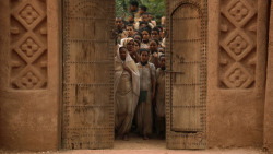 extant_GameOfThrones_3x10-Mhysa_6086