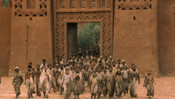 extant_GameOfThrones_3x10-Mhysa_6111