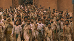 extant_GameOfThrones_3x10-Mhysa_6140