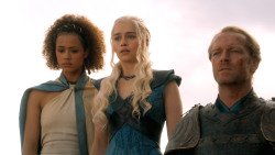 extant_GameOfThrones_3x10-Mhysa_6209