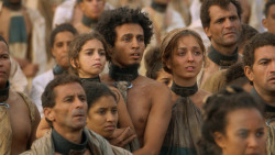 extant_GameOfThrones_3x10-Mhysa_6271