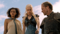 extant_GameOfThrones_3x10-Mhysa_6333