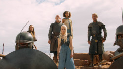 extant_GameOfThrones_3x10-Mhysa_6383