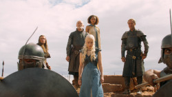 extant_GameOfThrones_3x10-Mhysa_6386
