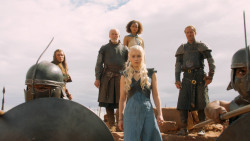 extant_GameOfThrones_3x10-Mhysa_6389