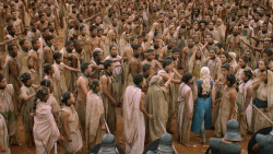 extant_GameOfThrones_3x10-Mhysa_6414