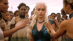 extant_GameOfThrones_3x10-Mhysa_6421