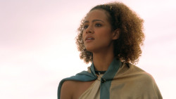 extant_GameOfThrones_3x10-Mhysa_6481