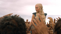 extant_GameOfThrones_3x10-Mhysa_6487