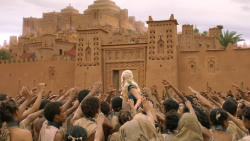 extant_GameOfThrones_3x10-Mhysa_6497