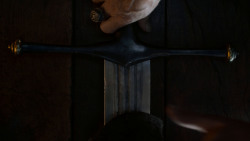 extant_GameOfThrones_4x01-TwoSwords_0047