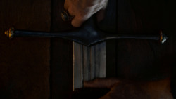 extant_GameOfThrones_4x01-TwoSwords_0048