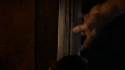 extant_GameOfThrones_4x01-TwoSwords_0054