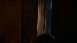 extant_GameOfThrones_4x01-TwoSwords_0055