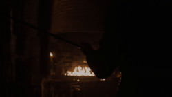 extant_GameOfThrones_4x01-TwoSwords_0060