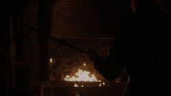 extant_GameOfThrones_4x01-TwoSwords_0061