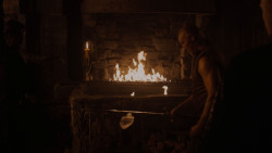 extant_GameOfThrones_4x01-TwoSwords_0088