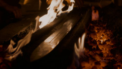 extant_GameOfThrones_4x01-TwoSwords_0106