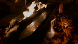 extant_GameOfThrones_4x01-TwoSwords_0107