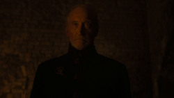 extant_GameOfThrones_4x01-TwoSwords_0114