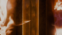 extant_GameOfThrones_4x01-TwoSwords_0119