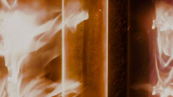 extant_GameOfThrones_4x01-TwoSwords_0129
