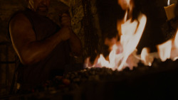 extant_GameOfThrones_4x01-TwoSwords_0136