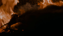 extant_GameOfThrones_4x01-TwoSwords_0193