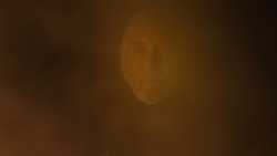 extant_GameOfThrones_4x01-TwoSwords_0203