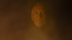 extant_GameOfThrones_4x01-TwoSwords_0204