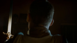extant_GameOfThrones_4x01-TwoSwords_0412
