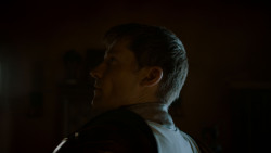 extant_GameOfThrones_4x01-TwoSwords_0418