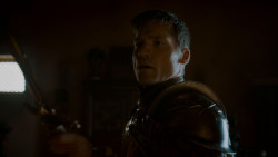 extant_GameOfThrones_4x01-TwoSwords_0420