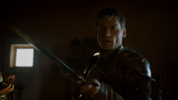 extant_GameOfThrones_4x01-TwoSwords_0422