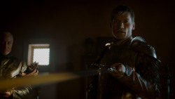 extant_GameOfThrones_4x01-TwoSwords_0424