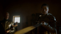 extant_GameOfThrones_4x01-TwoSwords_0426