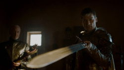 extant_GameOfThrones_4x01-TwoSwords_0428