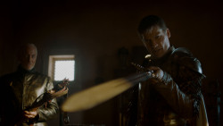 extant_GameOfThrones_4x01-TwoSwords_0434