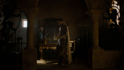 extant_GameOfThrones_4x01-TwoSwords_0444